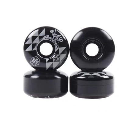 RODA BONES SKINNY PRETA SPF 54MM 84B